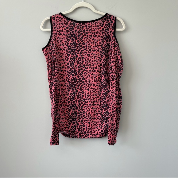 One Clothing Long Sleeve Cheetah Print Open Sleeve - Picture 2 of 12